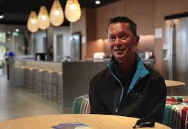 Art FillWzM3MCwyNTRd